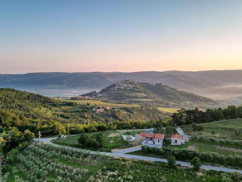 Villa Meloni — 4-Star Luxury Hotel in Motovun, Croatia