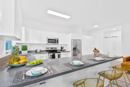 Up to 16 guests Modern house near Wynwood — 4-Star Luxury Hotel in Miami, United States