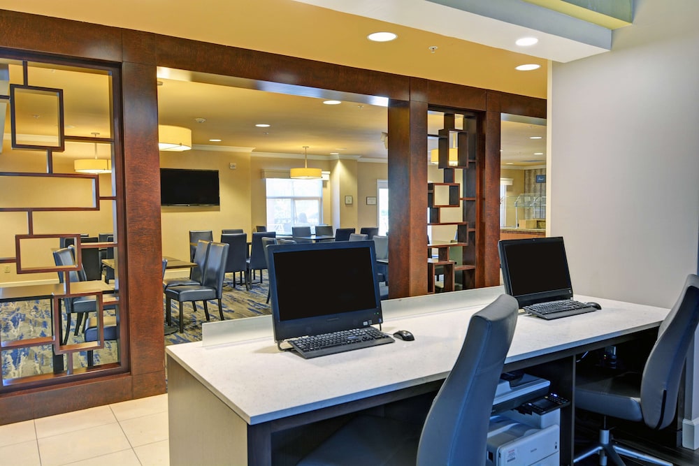 Embassy Suites by Hilton Valencia - photo 34