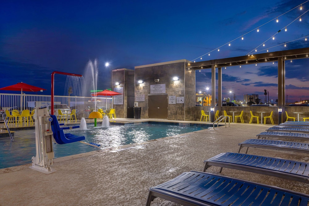 Home2 Suites by Hilton Galveston - photo 39