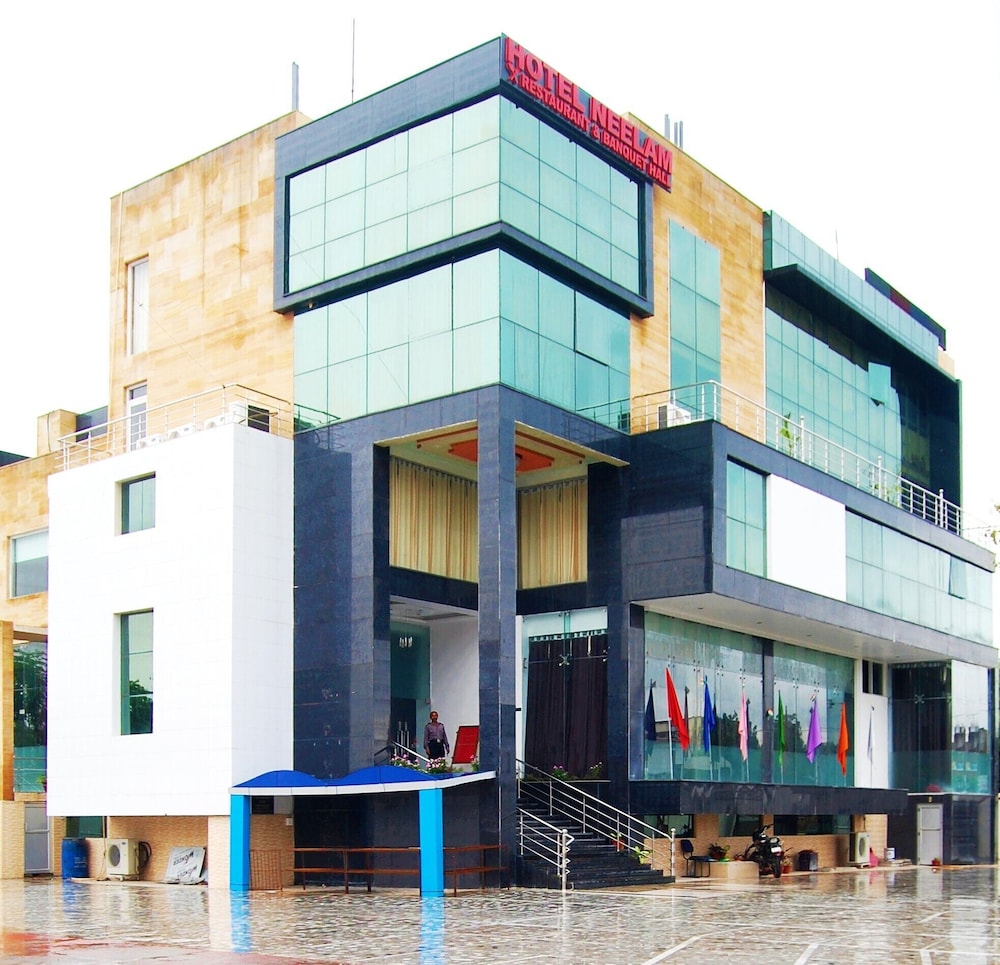 Neelam Palace Hotel — Singrauli