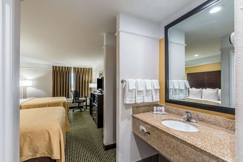 Quality Inn & Suites SeaWorld North - photo 19