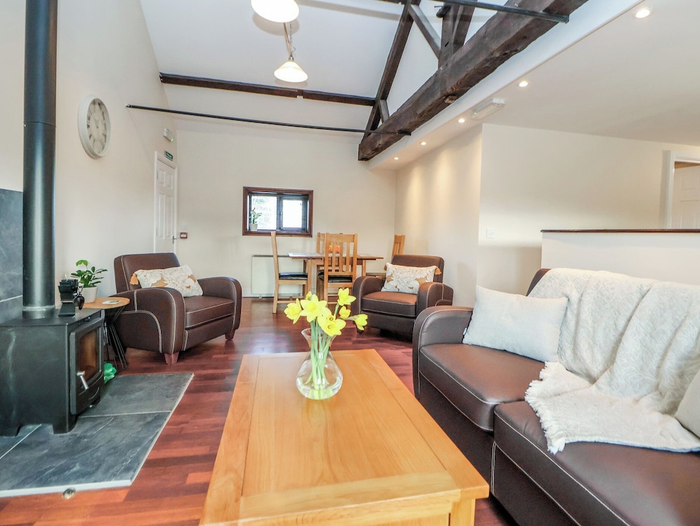 Quayside Apartment 21355098 — Nantwich