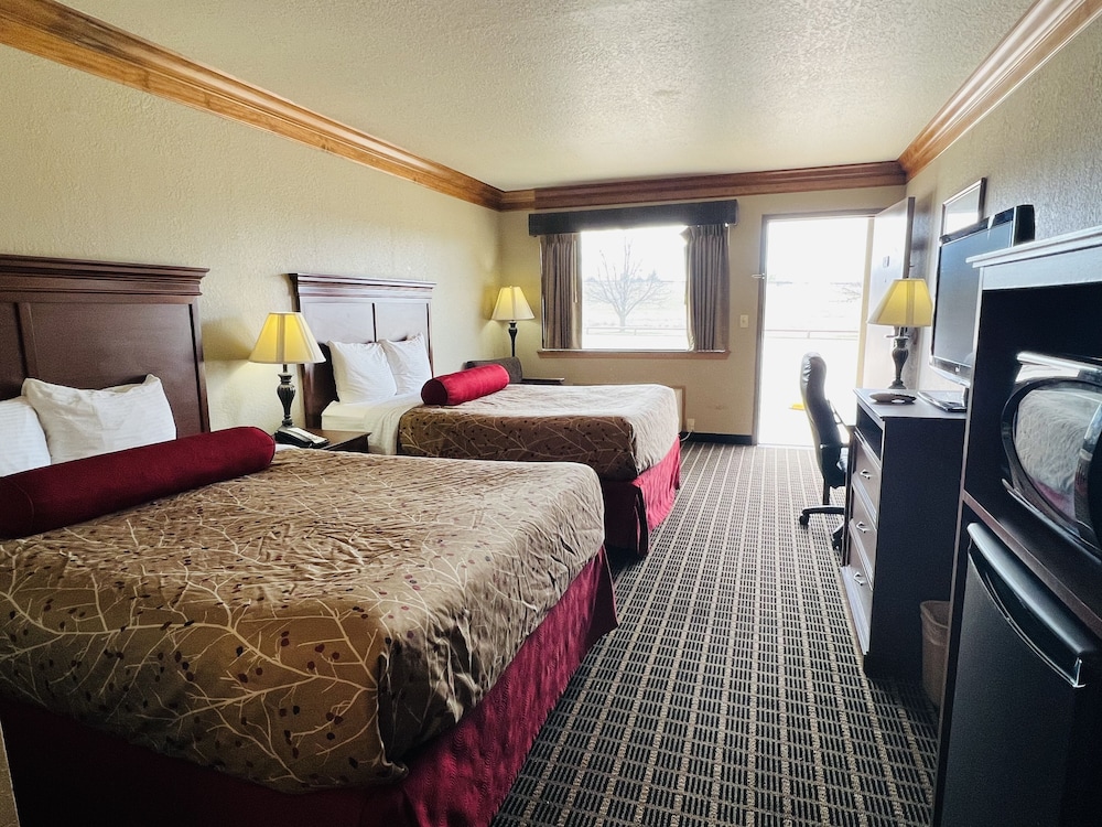 Cattle Country Lodge - photo 16