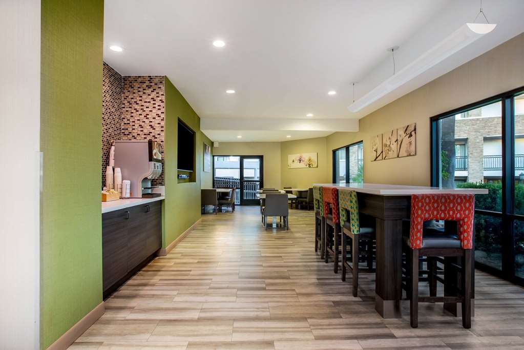 La Quinta Inn & Suites by Wyndham Pomona - photo 25