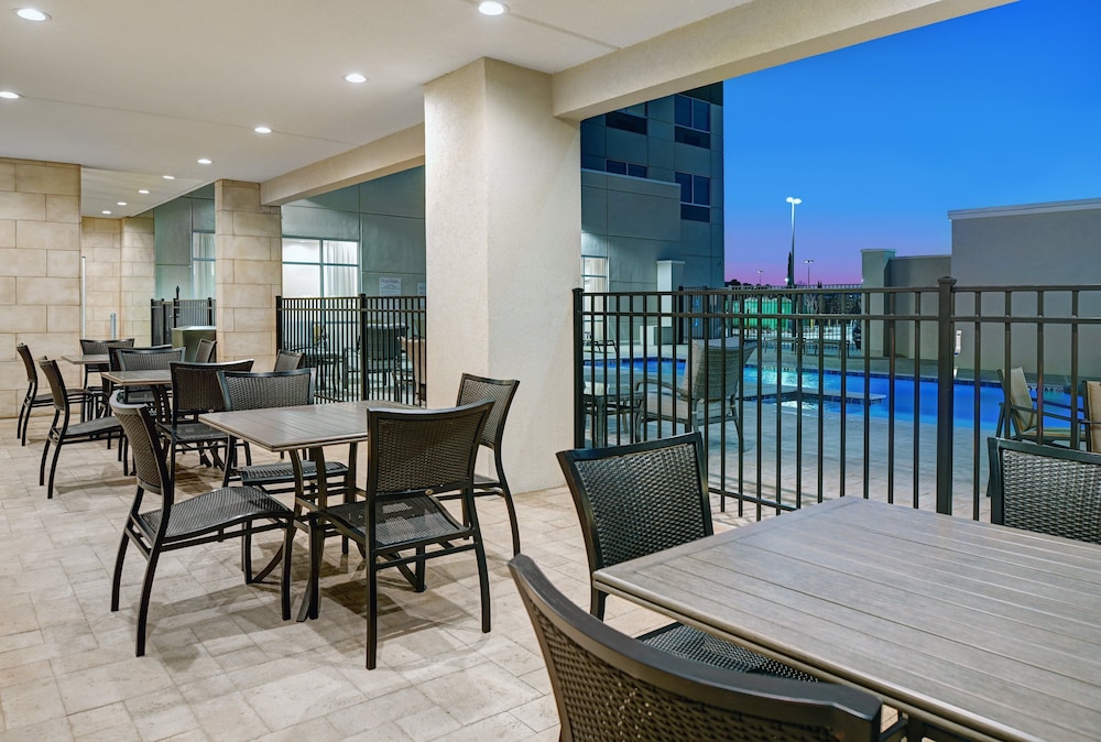 Holiday Inn Express & Suites Houston Memorial City Centre by IHG - photo 26