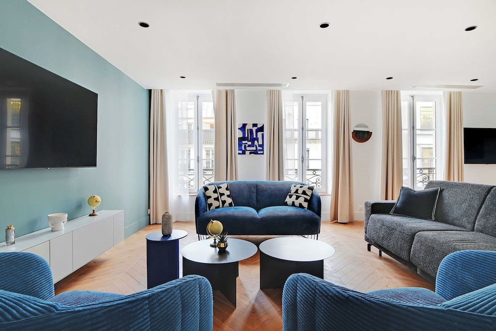 Apartment for 8 People in Madeleine — 4-Star Luxury Hotel in Paris, France