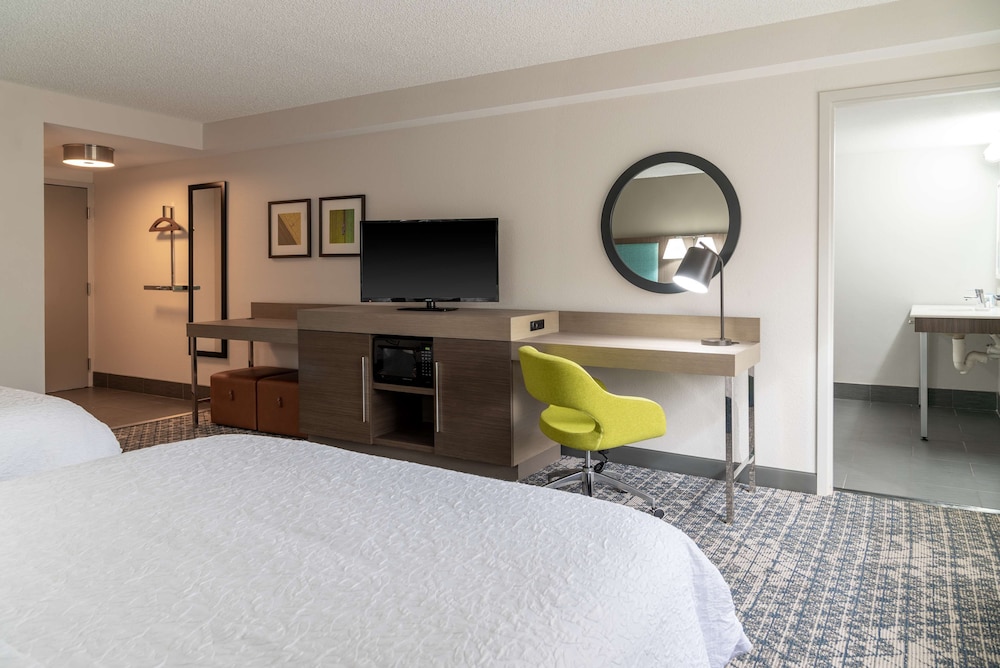 Hampton Inn Kansas City Lee's Summit - photo 10