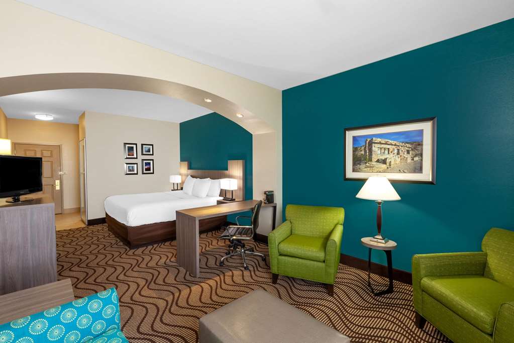 La Quinta Inn & Suites by Wyndham Midland North - photo 21