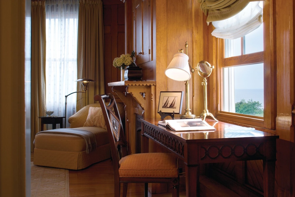 Castle Hill Inn - photo 18