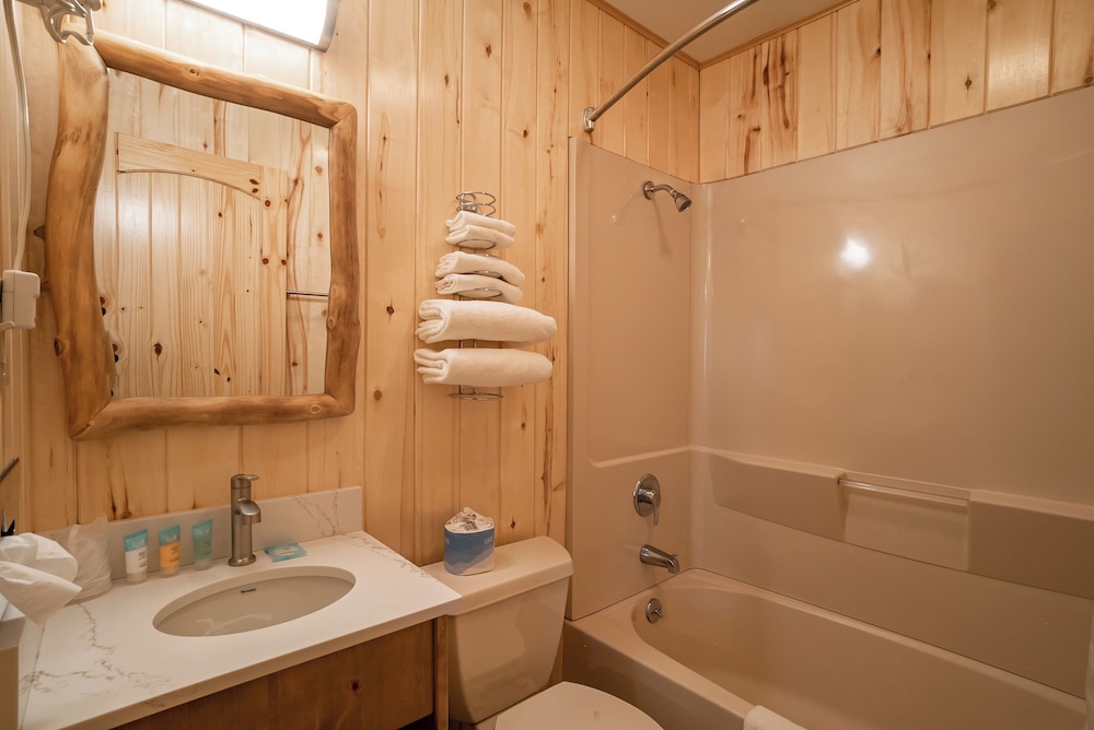 Spirit Lake Lodge - photo 31