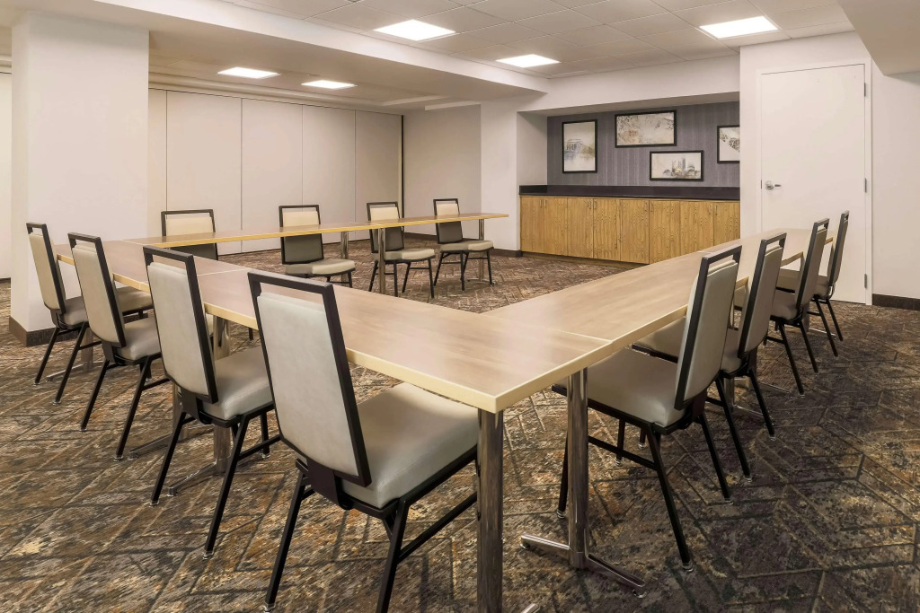 Hampton Inn Silver Spring - photo 26