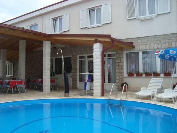 Vila Punta — 4-Star Luxury Hotel in Starigrad, Croatia