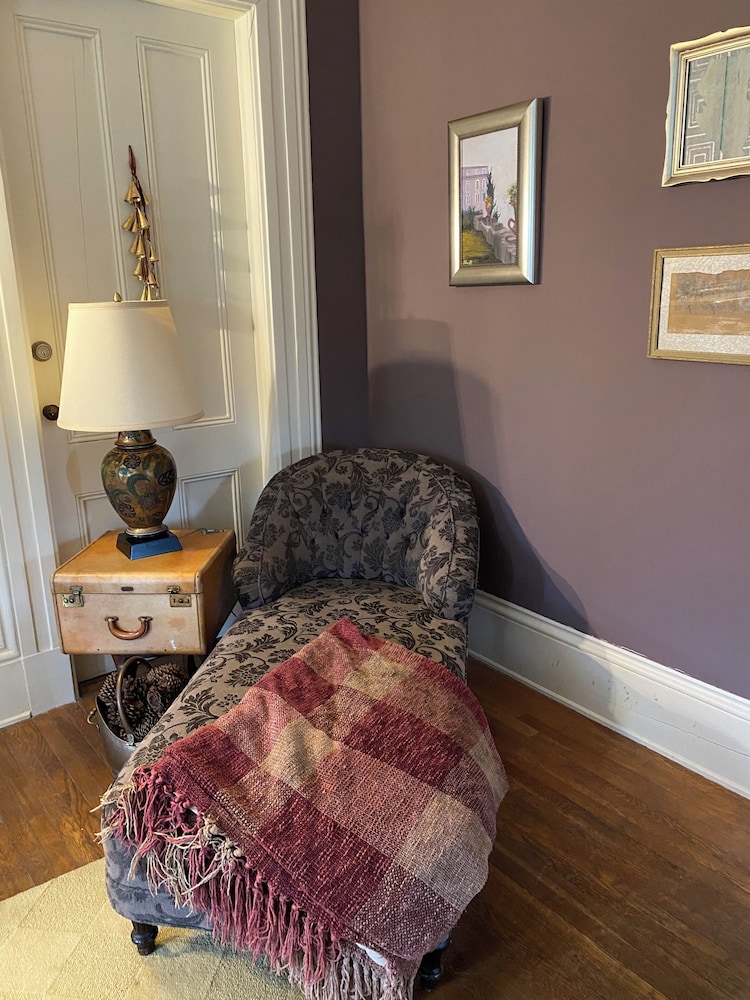 Black Sheep Inn and Spa — hotel in Urbana