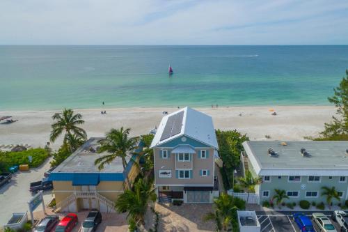 Tarpon Lookout in Bradenton Beach, United States