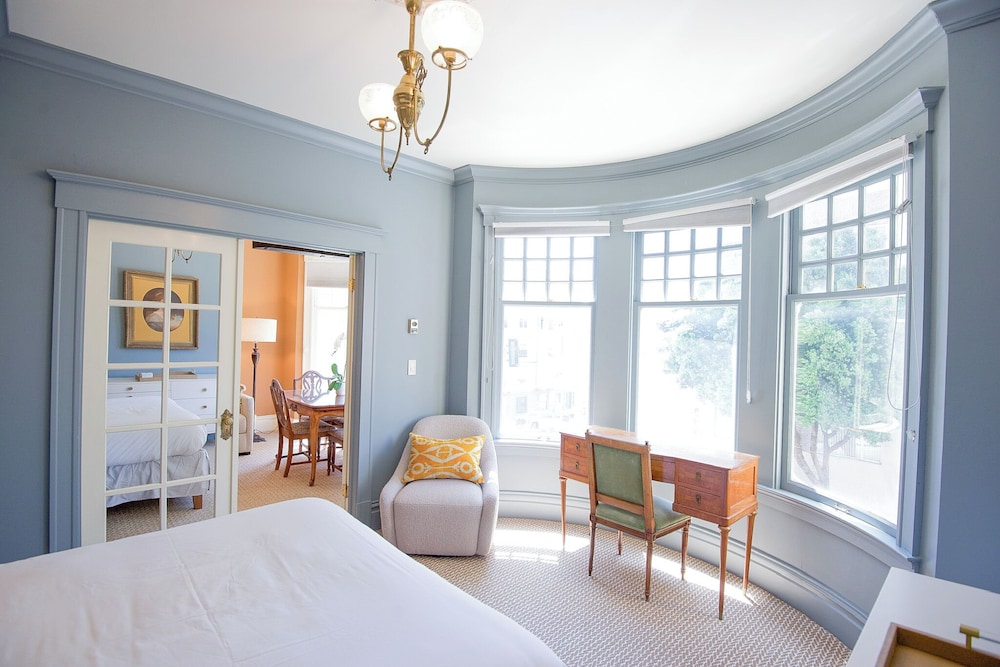 Nob Hill Inn - photo 28