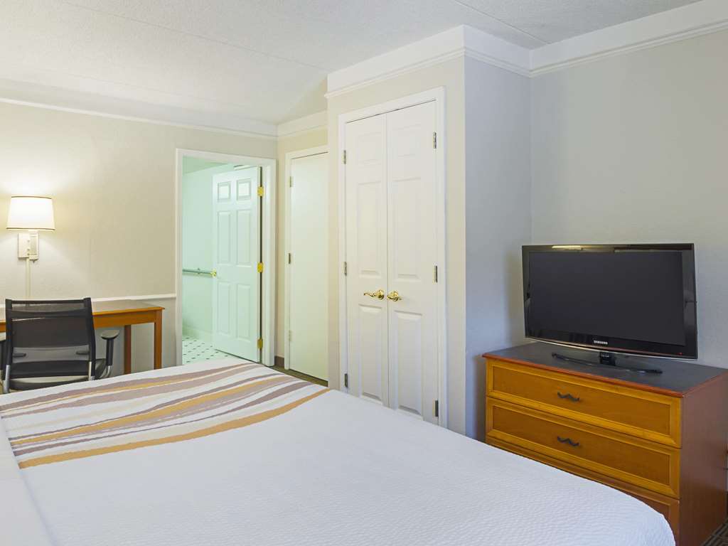 La Quinta Inn by Wyndham Denver Northglenn - photo 12