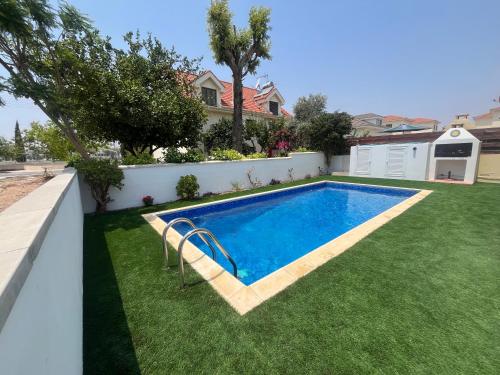 Dene Hollow Pyla — Pyla