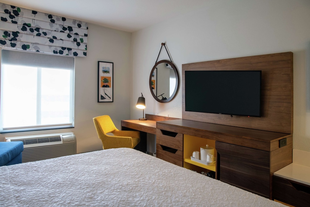 Hampton Inn & Suites Los Angeles Sherman Oaks - photo 31