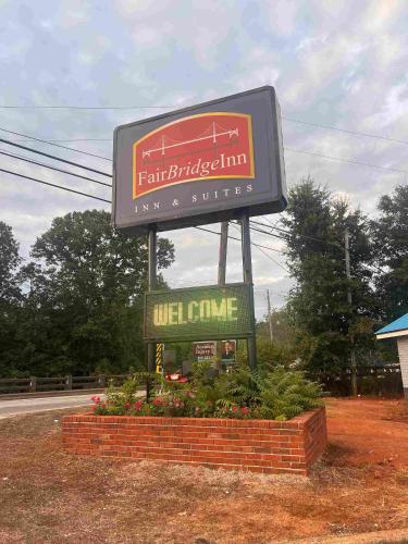 Fairbridge Inn & Suites — hotel in Talladega