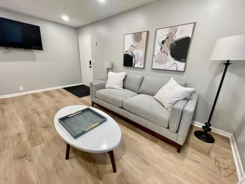 Cathedral 8 Cozy Haven by UNMC — 4-Star Luxury Hotel in Omaha, United States
