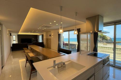 Nishikata Beach House 2 西方海岸貸別荘 弐号 — 4-Star Luxury Hotel in Satsumasendai, Japan