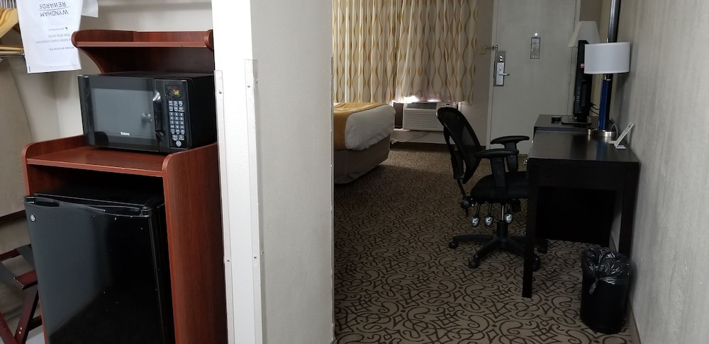 Days Inn & Suites by Wyndham Trinidad - photo 17