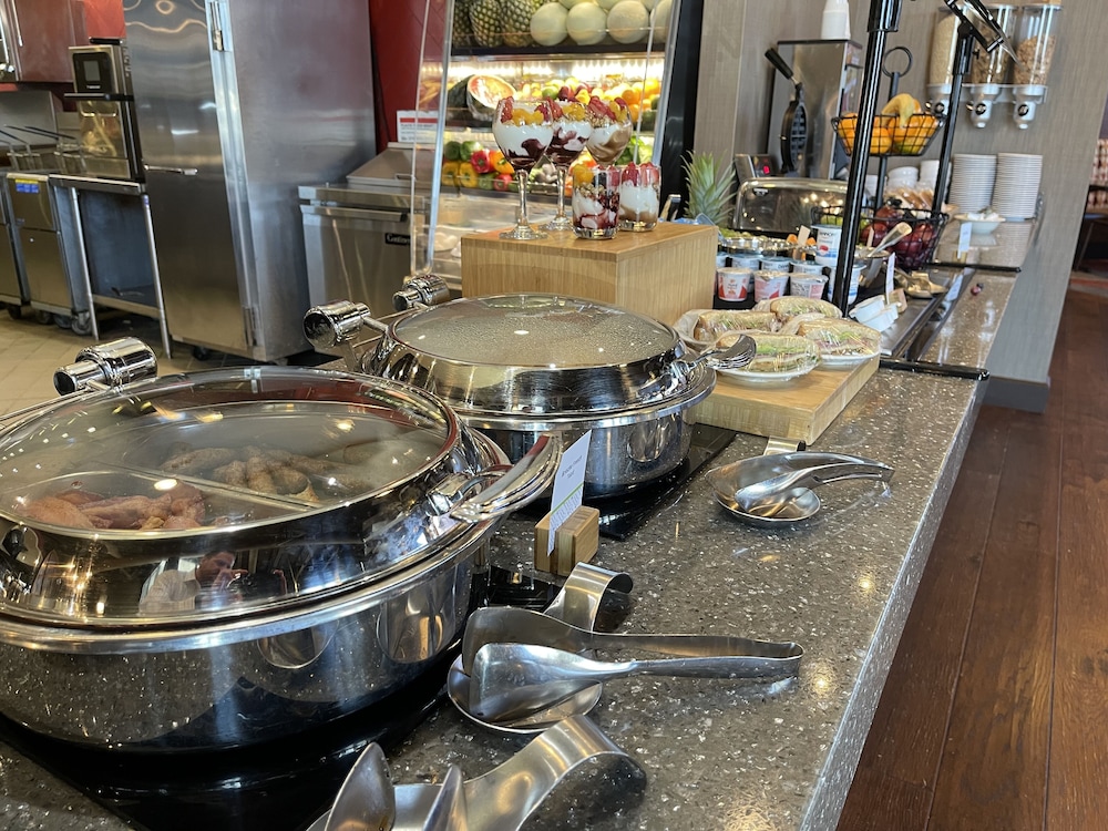 DoubleTree by Hilton Omaha Southwest - photo 26