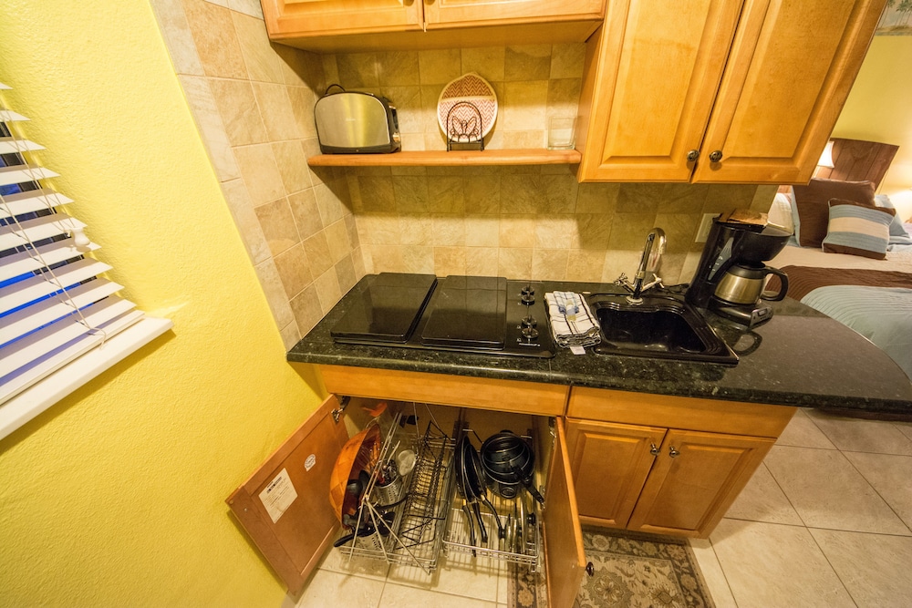 Camelot Beach Suites - photo 28