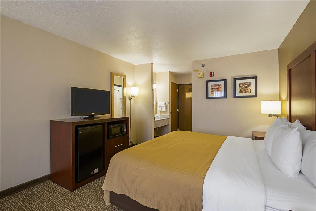 Quality Inn Waverly - photo 9