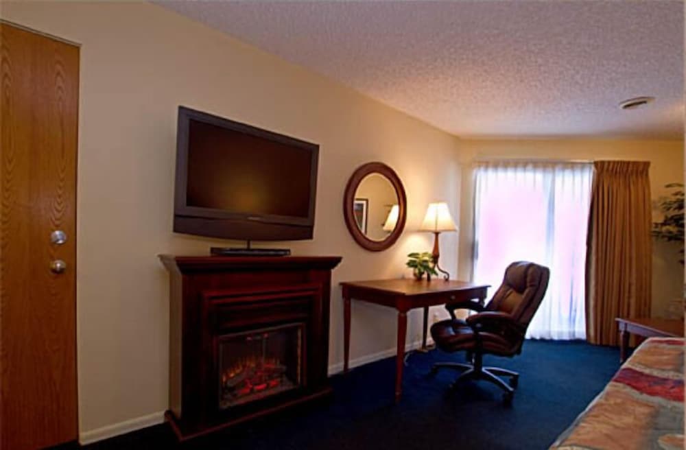 Weathervane Terrace Inn and Suites - photo 21