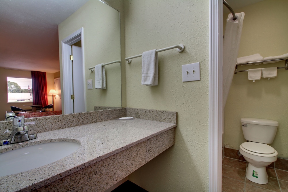 Key West Inn Montgomery - photo 6