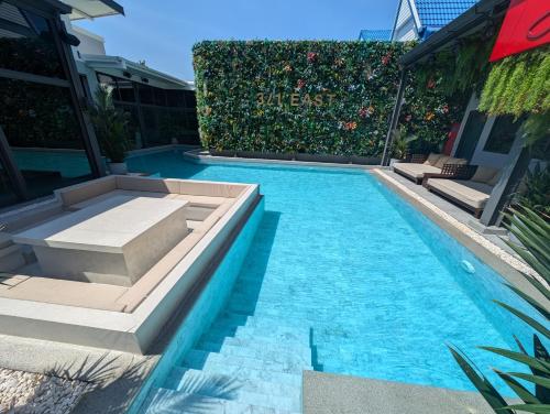 Three One East — hotel in Nong Prue