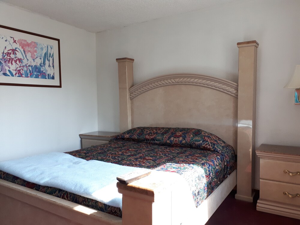 Sundowner Motel - photo 5