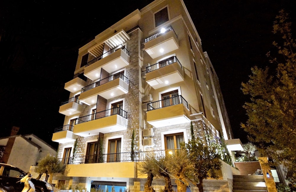 Villa Gracia — 4-Star Luxury Hotel in Budva, Montenegro