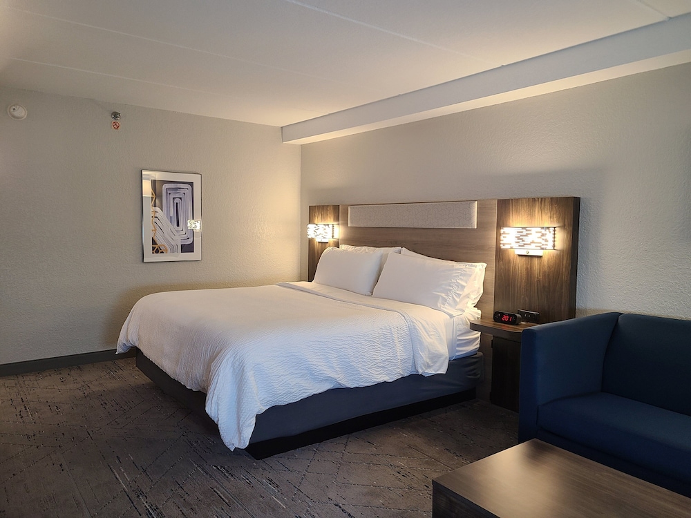 Holiday Inn Express & Suites Ft. Lauderdale N Exec Airport by IHG - photo 23