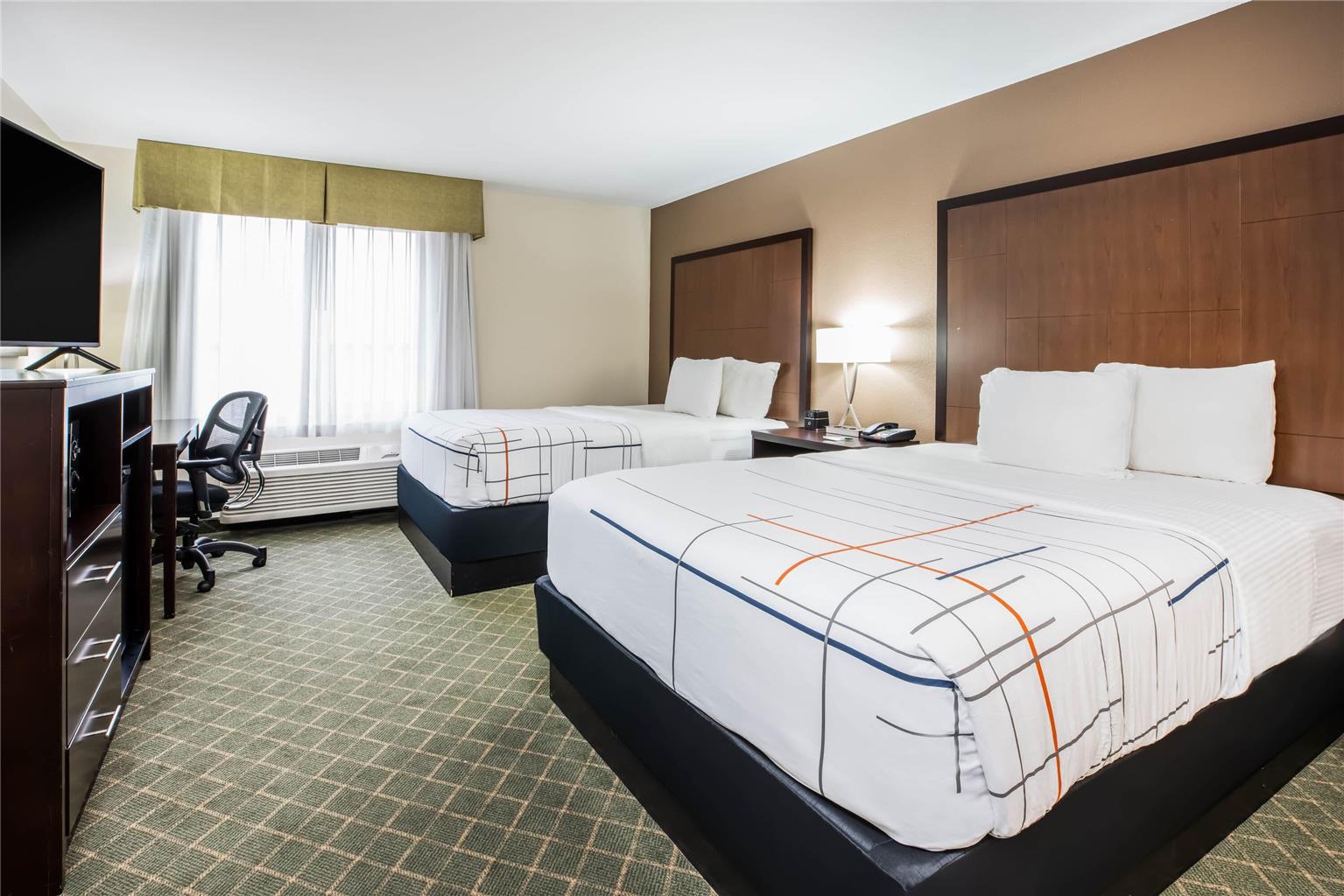 La Quinta Inn & Suites by Wyndham Portland Airport - photo 10