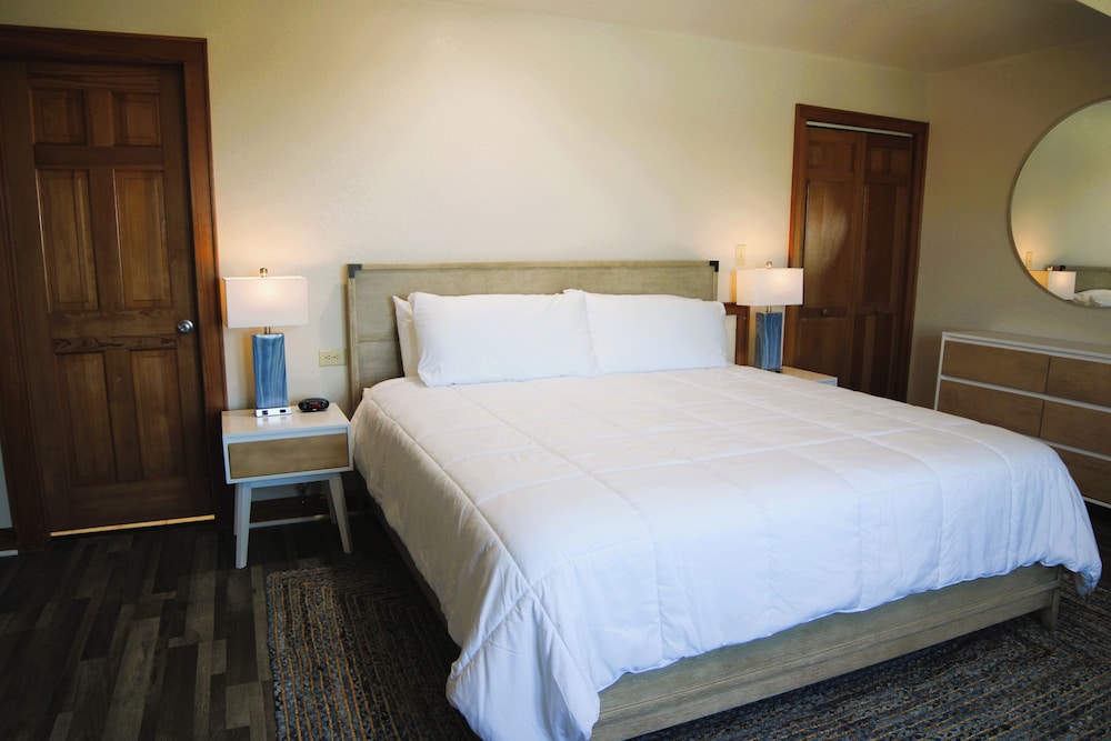 Pony Island Inn - photo 33