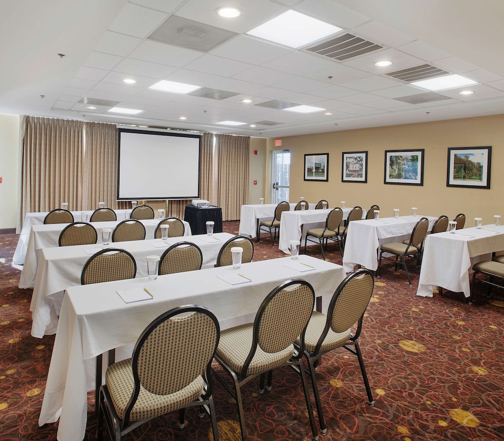 Hilton Garden Inn Bentonville Rogers - photo 39