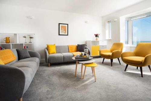Abalyne Beach House Stunning 4 bedroom beach house Sea views throughout modern and bright house