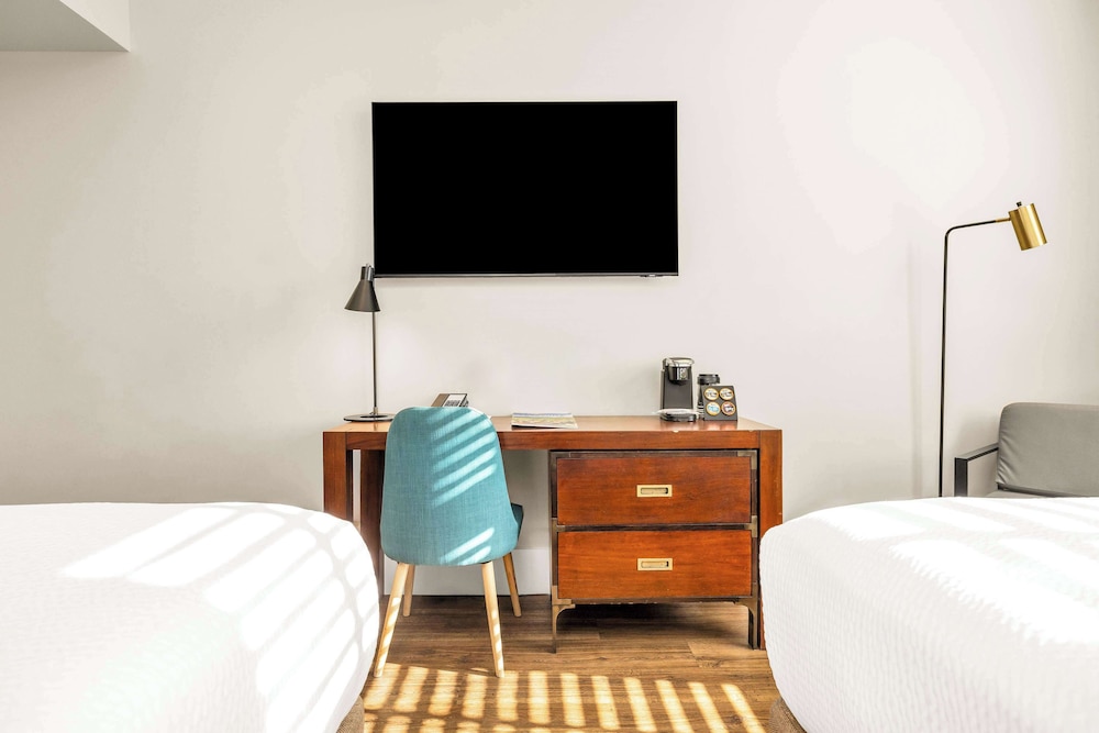 Hotel Petaluma Tapestry Collection by Hilton - photo 8