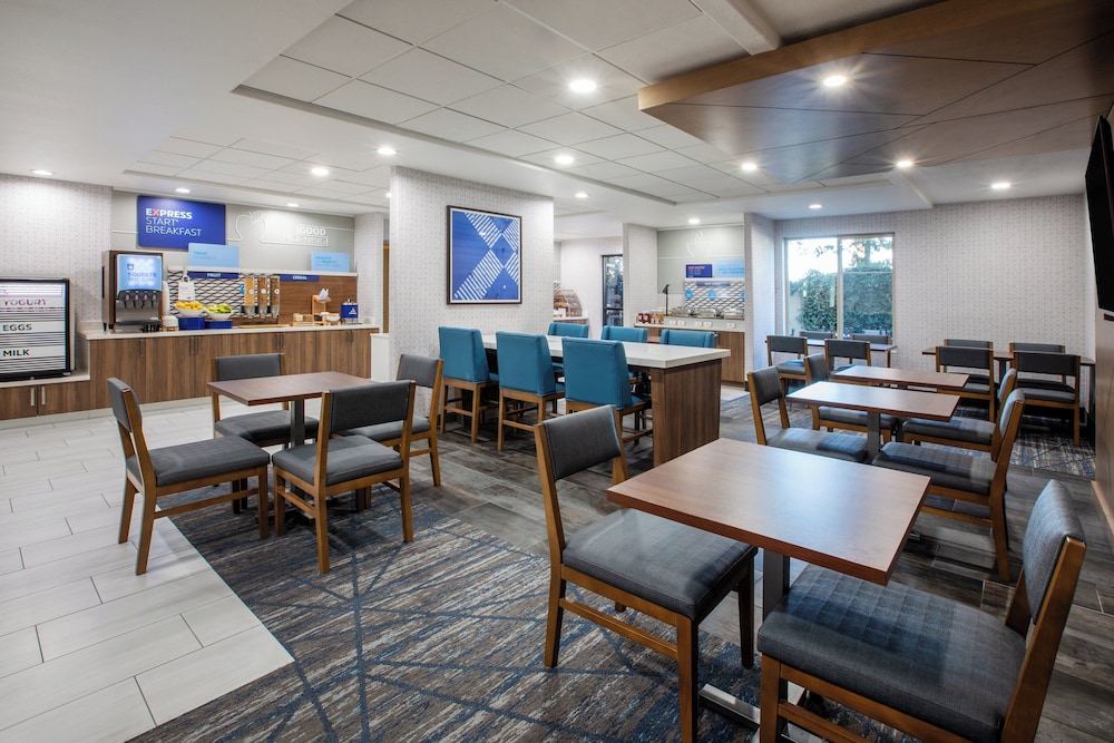 Holiday Inn Express & Suites Lathrop by IHG - photo 42