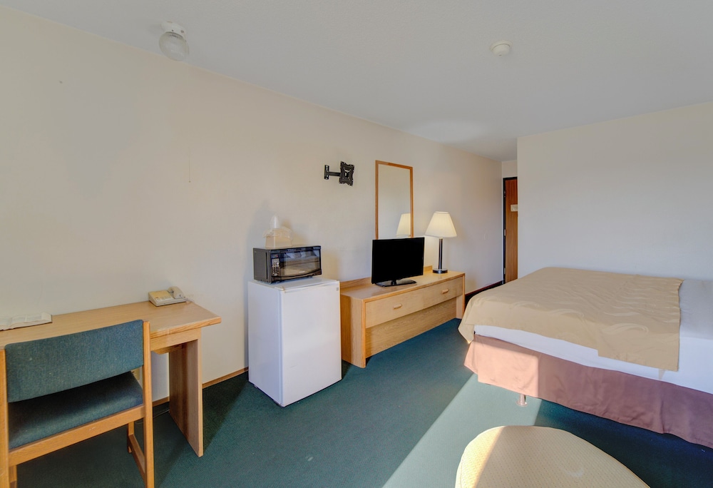 Capital O Amerihost Inn and Suites Kingdom City Hwy 54 MO - photo 13