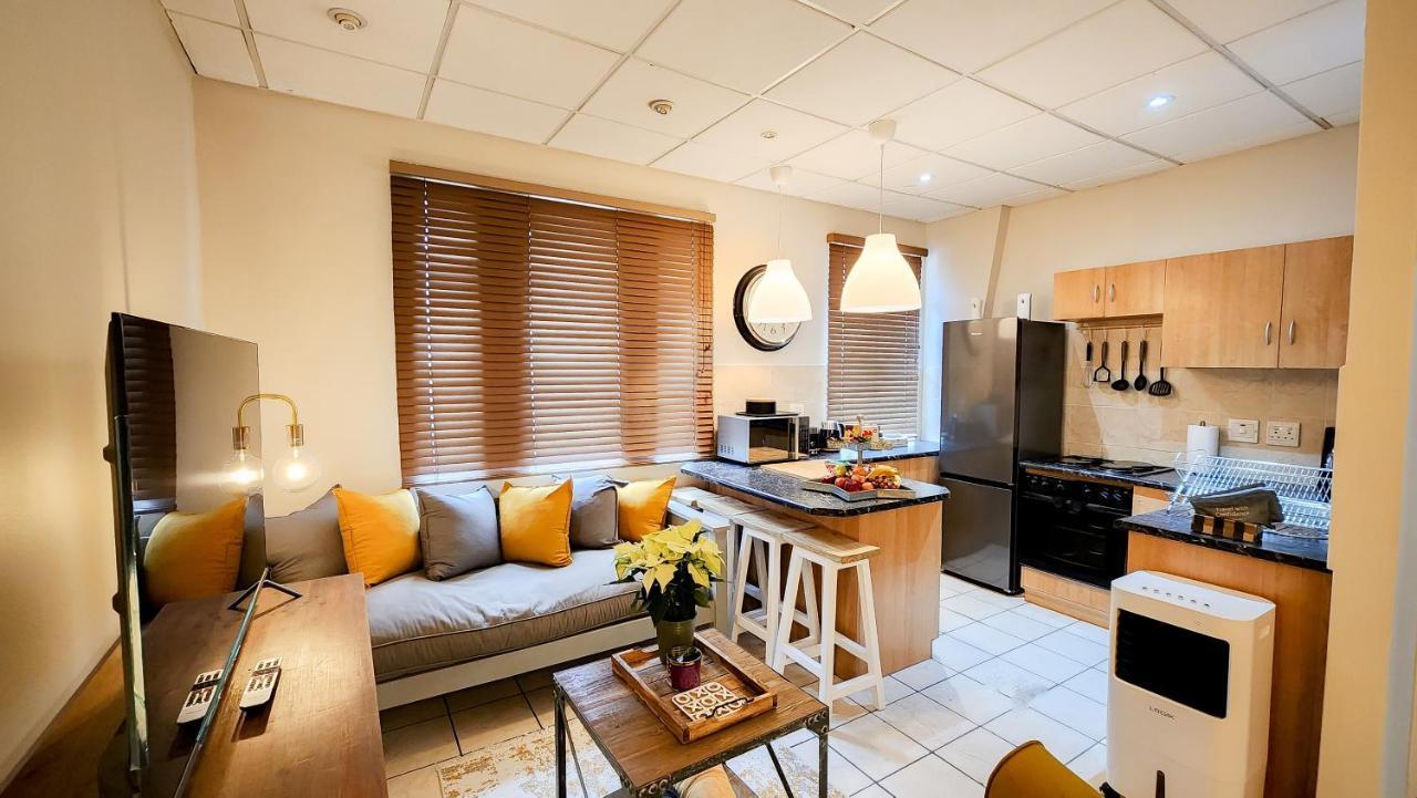 The Skinny Expat Paarl Self Catering Apartment — 4-Star Luxury Hotel in Paarl, South Africa