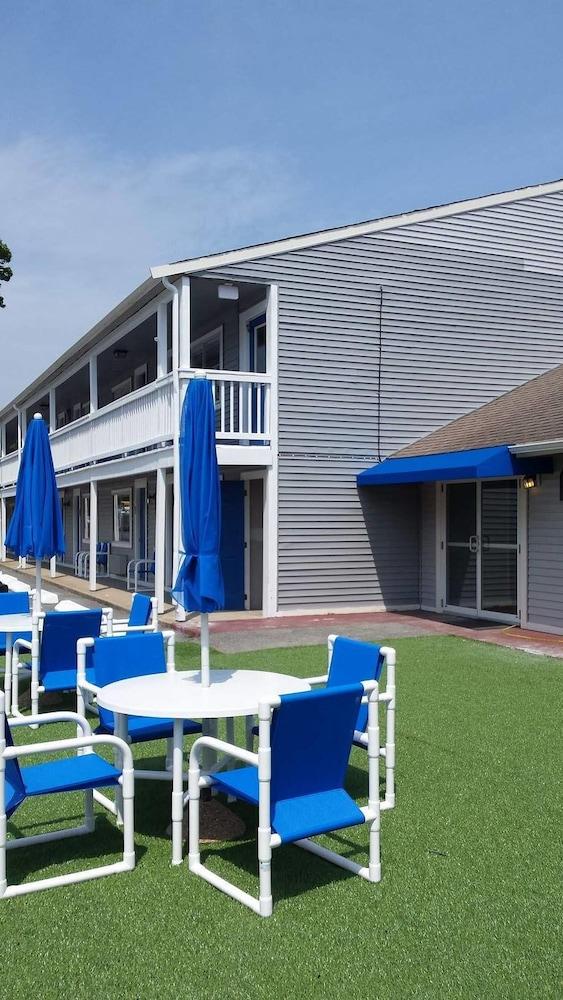 Town N Country Family Resort - photo 10