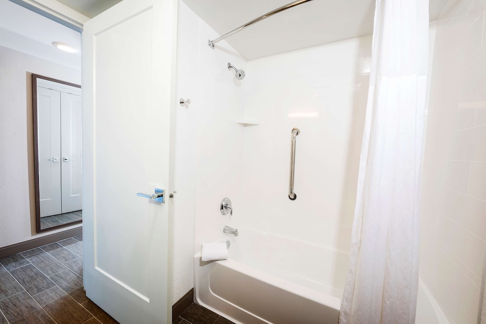 Hampton Inn Virginia Beach Oceanfront North - photo 44