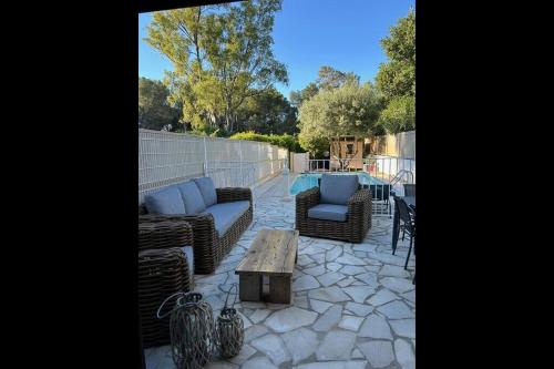 Charmant Mazet Avec Piscine Privee Proche Plage Et Commerces a Trois Mn a Pied a la Croix Valmer in La Croix-Valmer, France