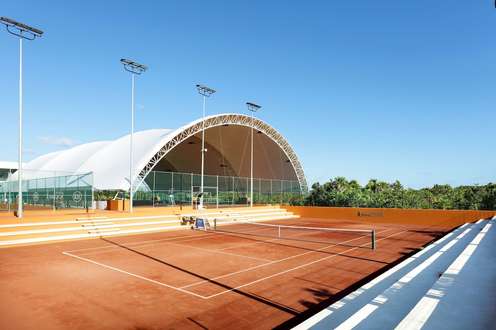 Tennis court