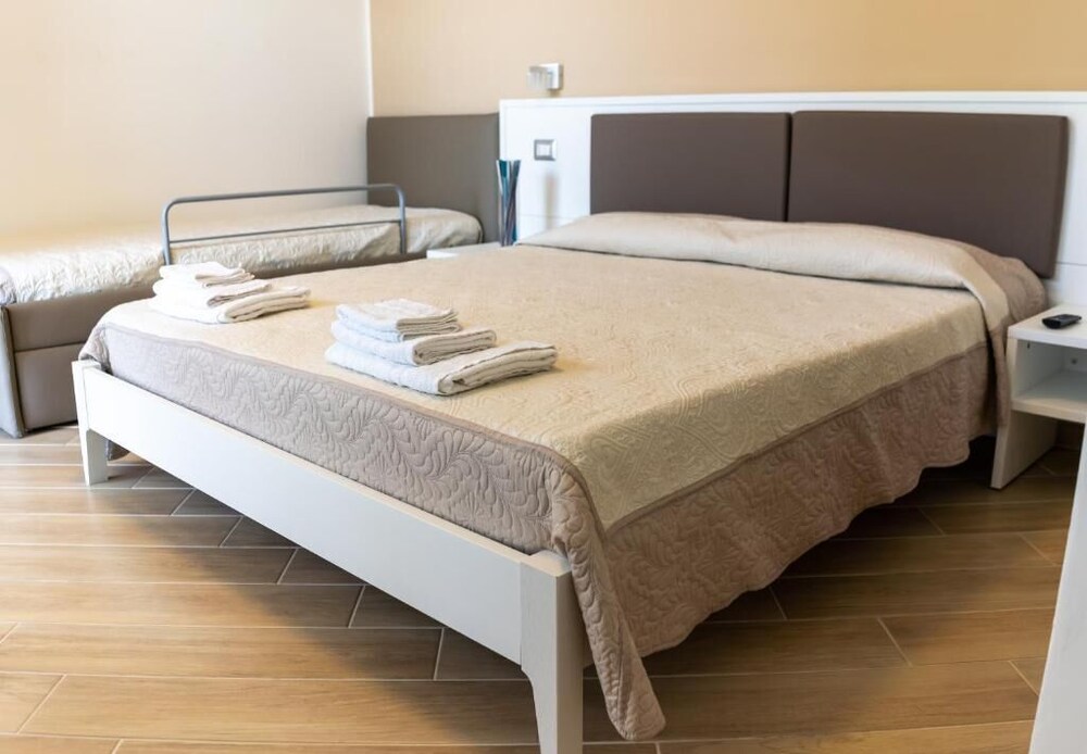 Blu Palinuro Rooms - carbon neutral hotel in Centola