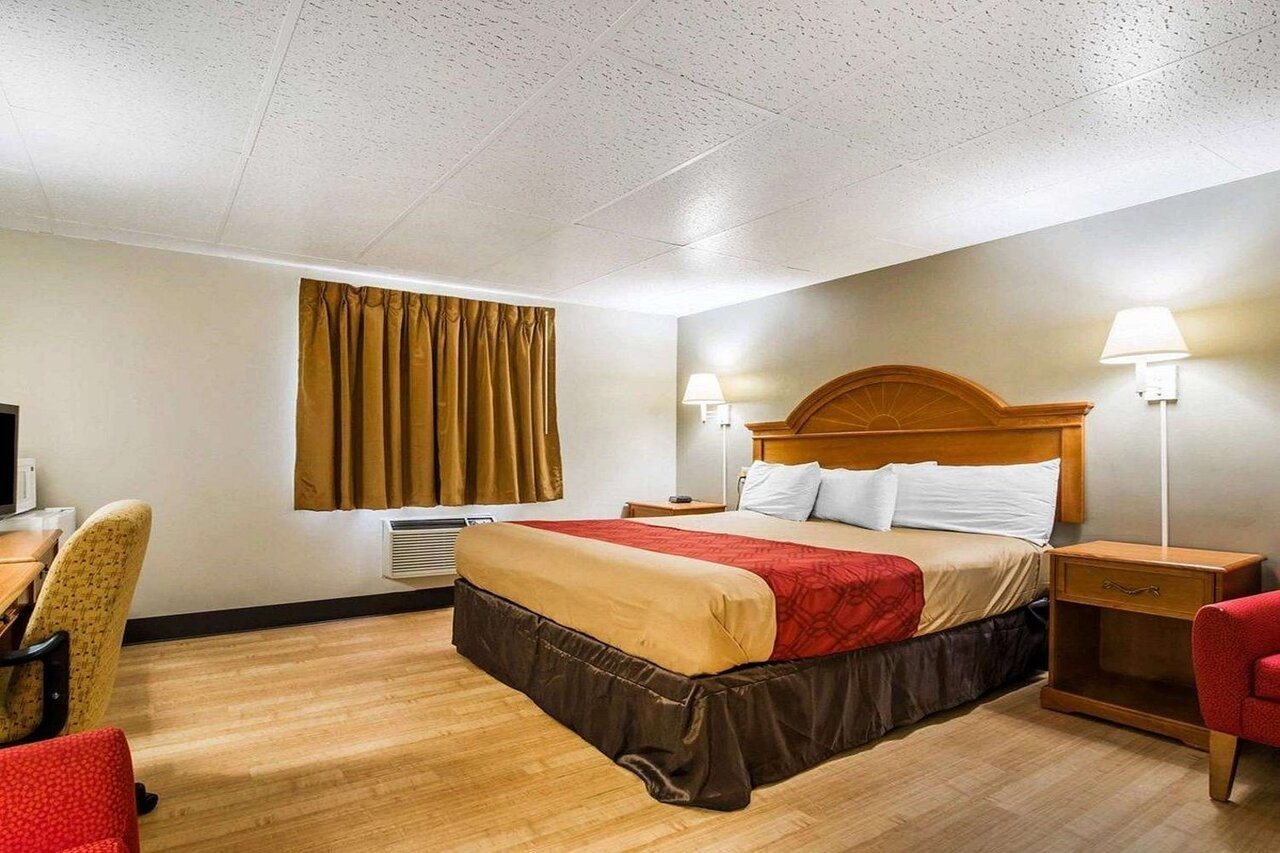 Econo Lodge New Paltz - photo 9